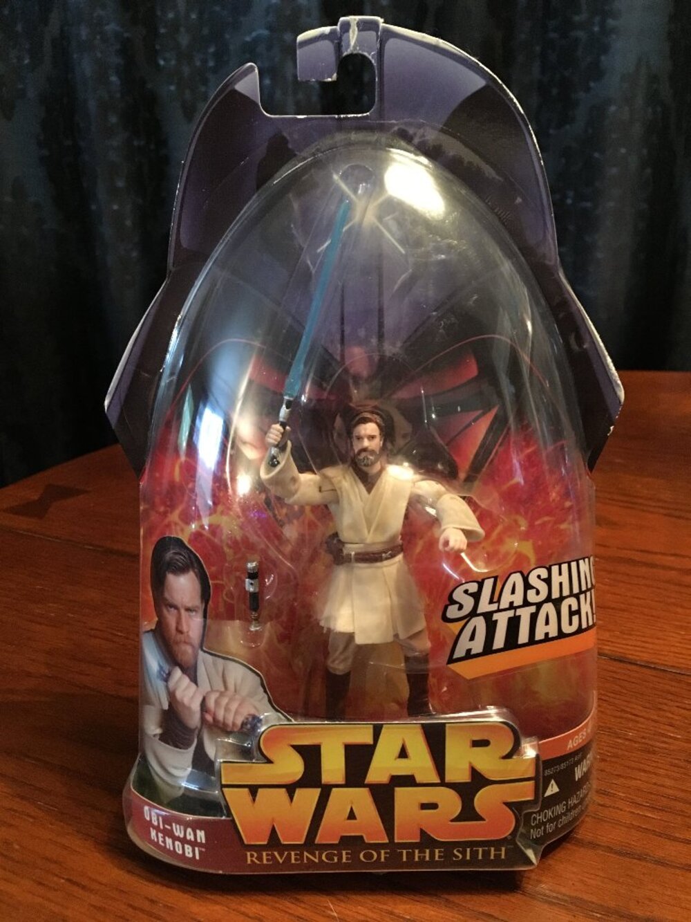 Star Wars Revenge of the Sith OBI-WAN KENOBI #1 Slashing Attack Hasbro 2005